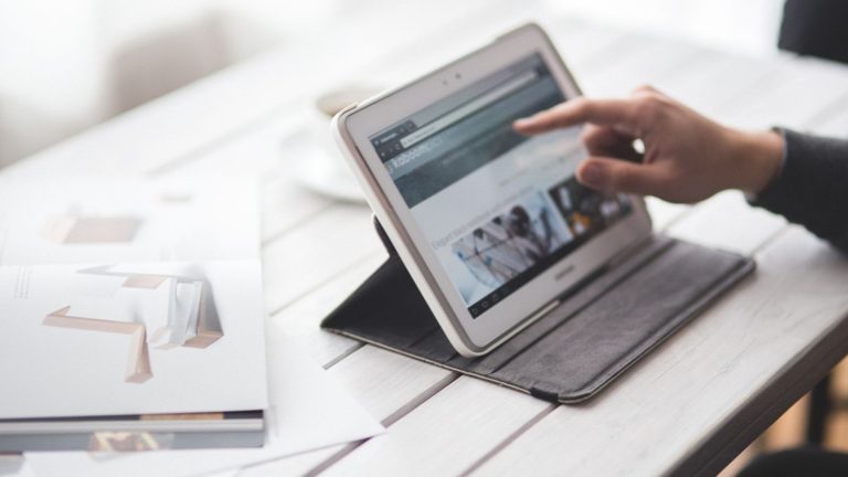 Simpcity: An Anonymous Content-Sharing Platform in the Digital Age